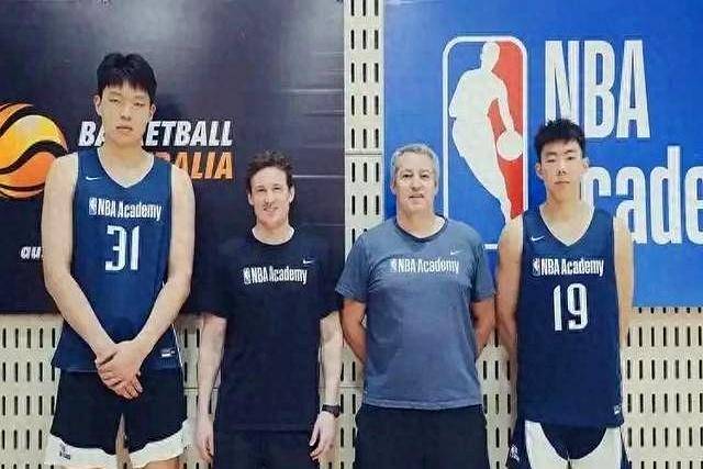 蒂姆在SKT比赛中重返赛场，锐不可当引发热议！上演精彩一战的简单介绍