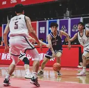 包含吴越黑豹队对阵齐鲁鲸鲨队，冲浪联赛读秒绝平，门将神扑救主——禁区内连续解围的词条-9体育